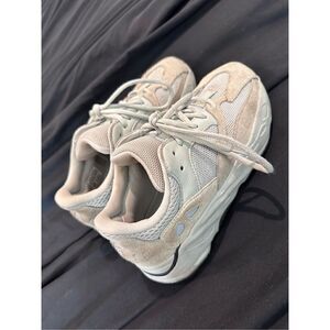 US SIZE 6 Yeezys adidas Yeezy boost 700 salt